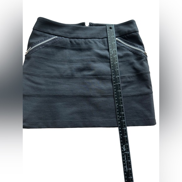 BCBGeneration Black Bandage Mini skirt with exposed silver zipper- Size 6 - Picture 9 of 10